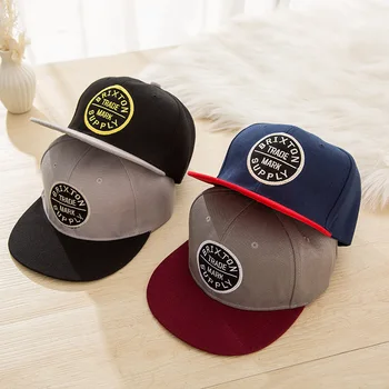 Yeni Moda Düz Kenarlı beyzbol şapkası Kore Hip Hop Snapback Kap Erkekler Nakış Harfler Tüm Maç Güneşlik Şapka Kadın
