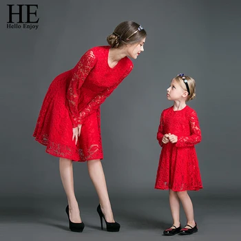 O Hello Tadını Çıkarın Anne Kızı Elbiseler Güz 2019 Aile Eşleştirme Kıyafetler Uzun kollu Kırmızı Dantel Elbise Kadın Giysileri Bak Kızlar