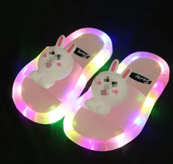 2021 Ayakkabı Aydınlık Jöle Yaz çocuk LED Terlik Kızlar Terlik PVC kaymaz plaj sandaletleri Çocuklar Ev Banyo Pembe